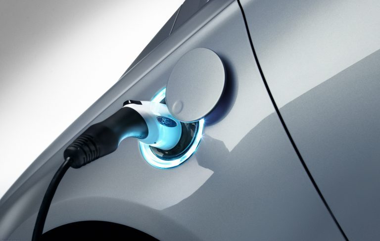 Ford continúa invirtiendo en el desarrollo de vehículos eléctricos
