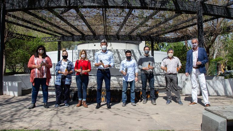 La Ciudad de Mendoza recibió 250 algarrobos en el marco de adaptación al cambio climático