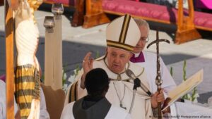 Papa Francisco presenta la nueva encíclica relacionada con el ambiente
