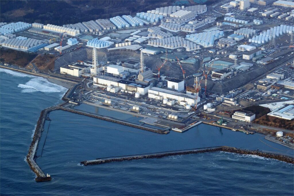 La central nuclear Fukushima vierte agua contaminada al Océano Pacífico