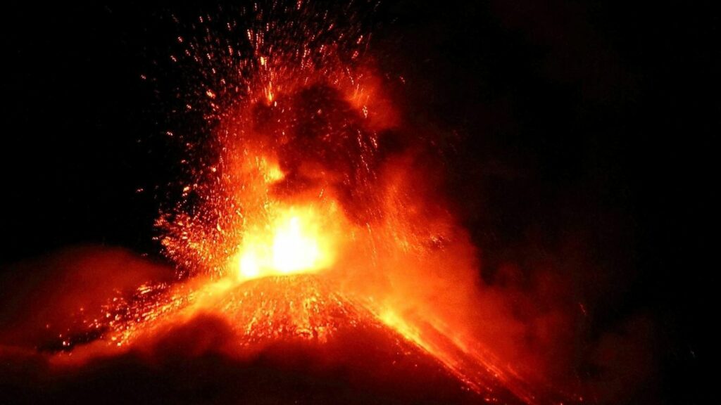 volcanes en erupción