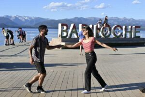 La ciudad de Bariloche al rojo vivo por ola de calor y temperatura récord