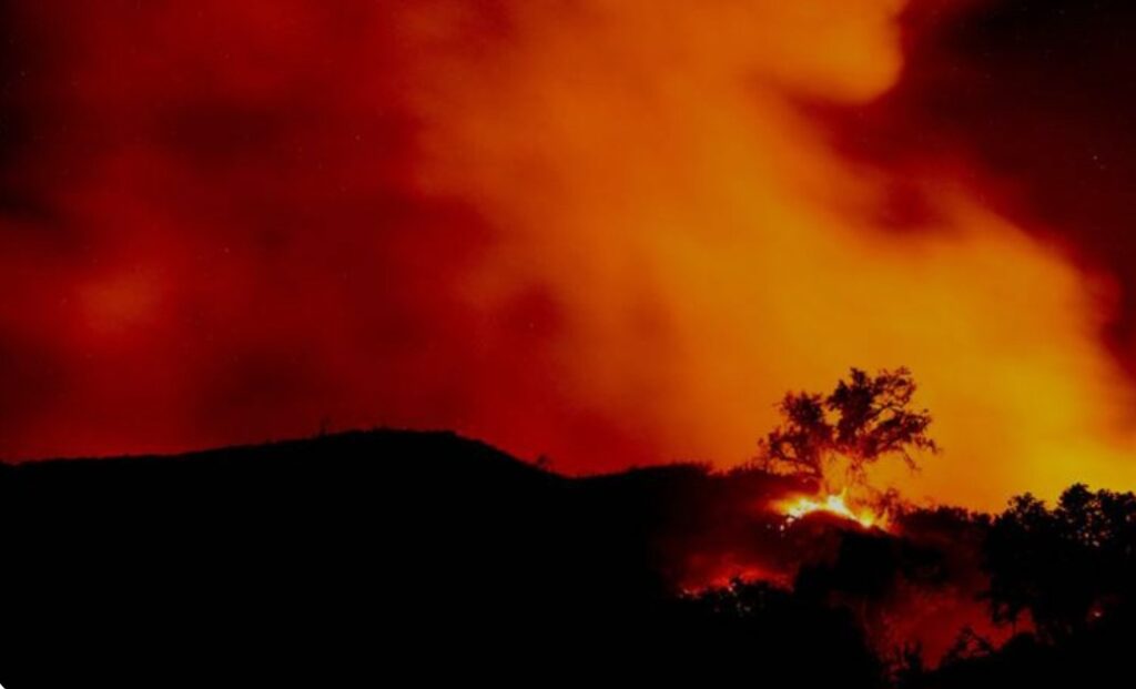 El incendio forestal fuera de control en el Parque Nacional los Alerces