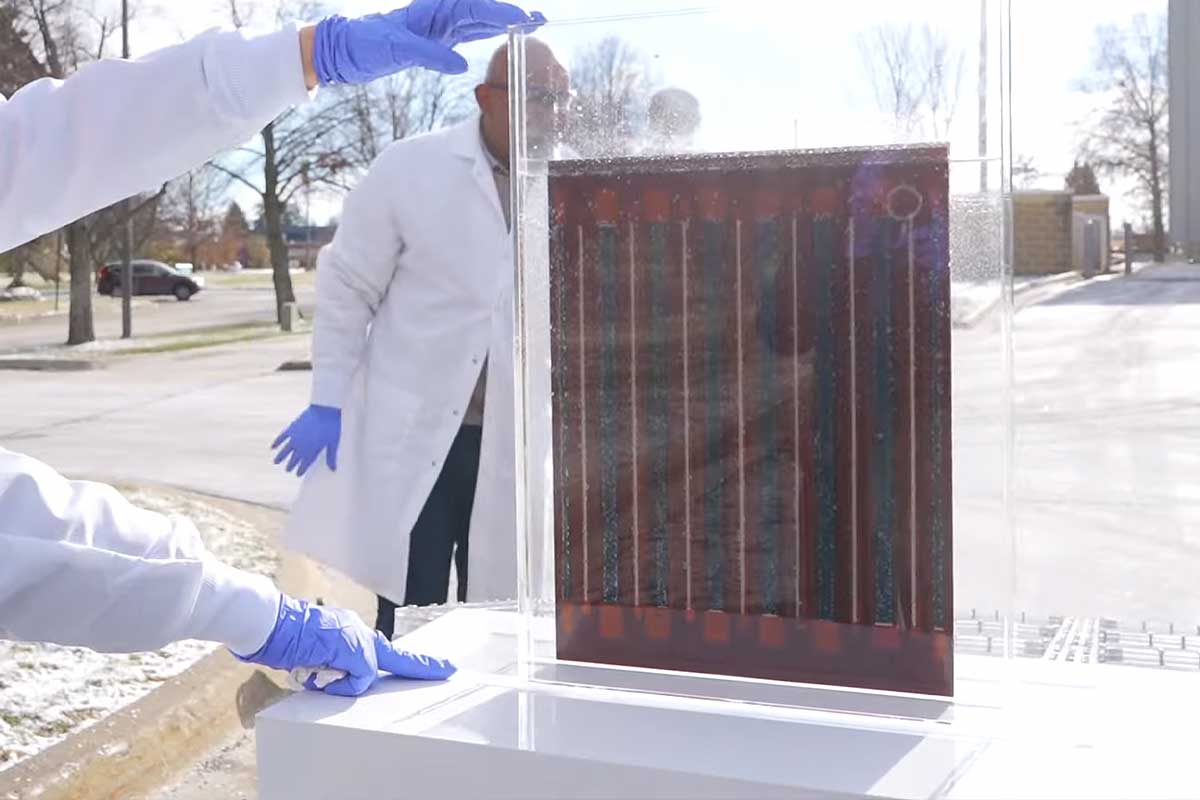 SunHydrogen presents its largest solar reactor for green hydrogen