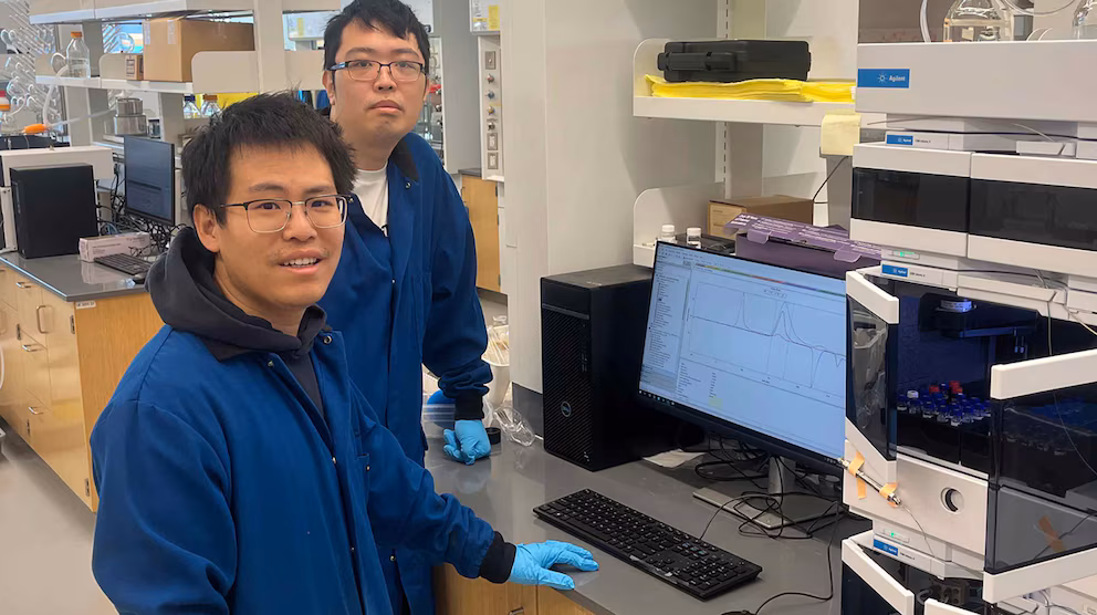 Los investigadores a cargo de los plásticos biodegradables con fecha de vencimiento. Fuente Rutgers University.