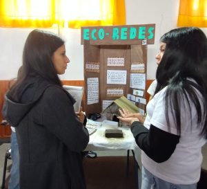 Estudiantes de San Luis impulsan refugios ecológicos para perros callejeros con materiales naturales y sustentables. Foto: ANSL. 